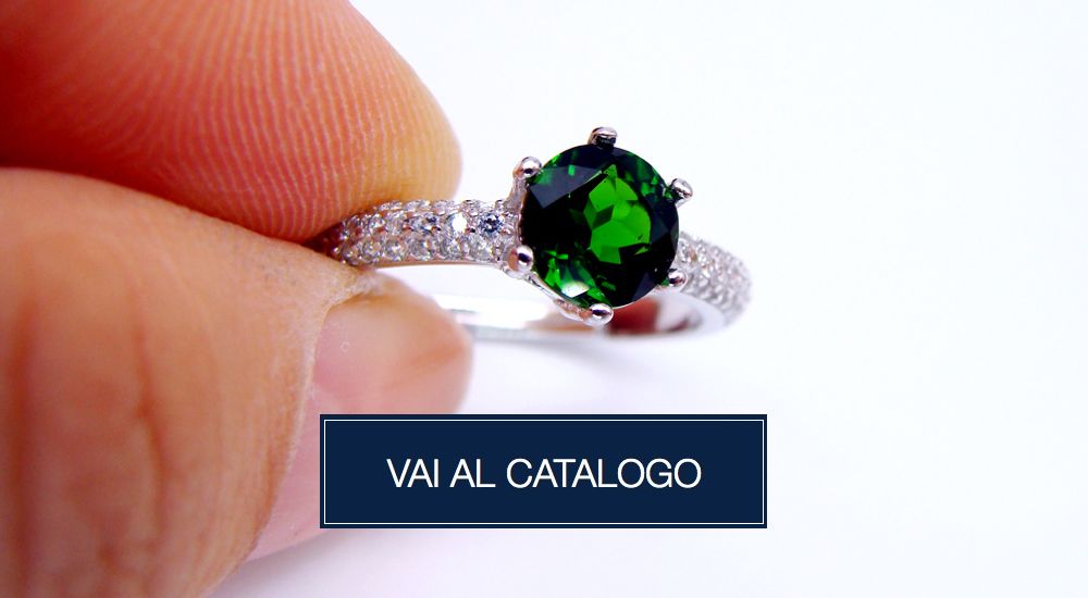 Anello con smeraldo